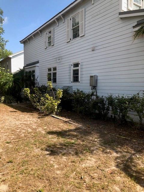 310 W Lake Ave, Auburndale, FL 33823 - back of property