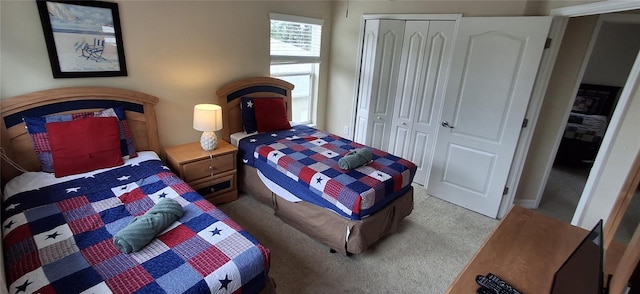 844 Suffolk Pl, Davenport, FL 33896 - bedroom with a closet and light carpet