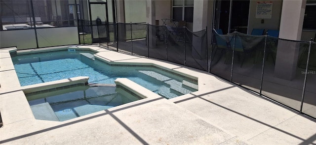 844 Suffolk Pl, Davenport, FL 33896 - view of pool with a patio and a pool with connected hot tub
