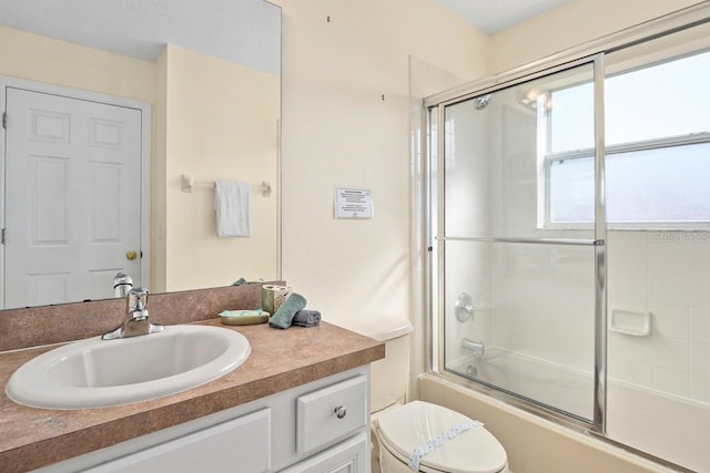 1428 Solana Cir, Davenport, FL 33897 - full bath with vanity and enclosed tub / shower combo