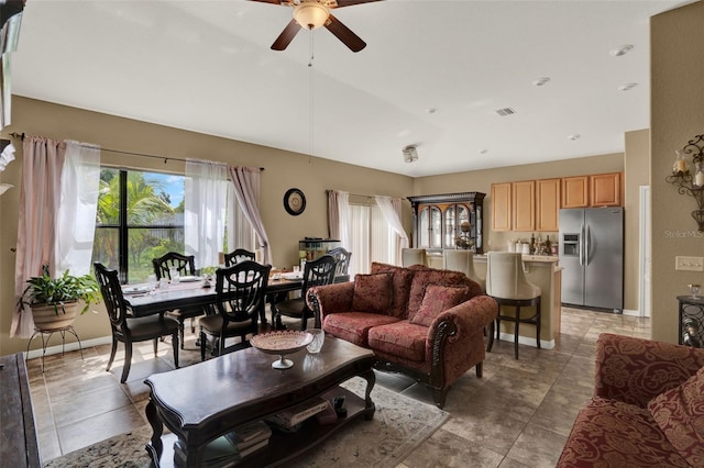 501 Lake Cummings Way, Lake Alfred, FL 33850 - living area with ceiling fan and vaulted ceiling