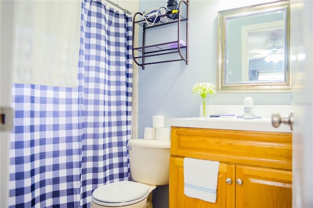 339 Colony Ct, Kissimmee, FL 34758 - bathroom featuring vanity and curtained shower