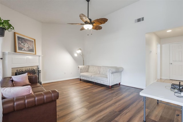 940 Douglas Ave Unit 159, Altamonte Springs, FL 32714 - living room with high vaulted ceiling, ceiling fan, wood finished floors, and recessed lighting