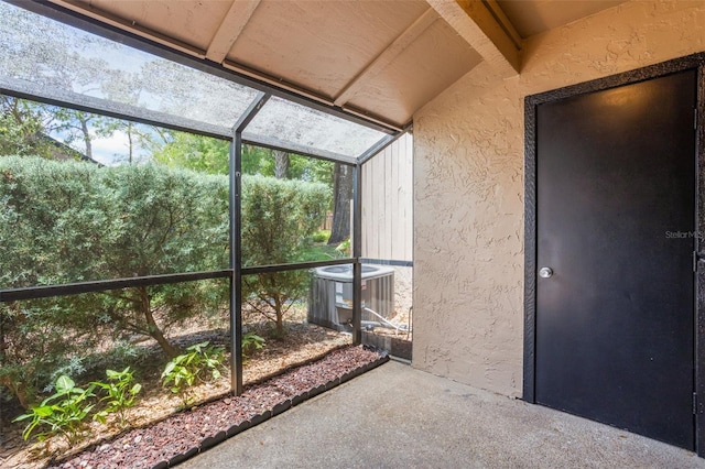 940 Douglas Ave Unit 159, Altamonte Springs, FL 32714 - unfurnished sunroom featuring lofted ceiling
