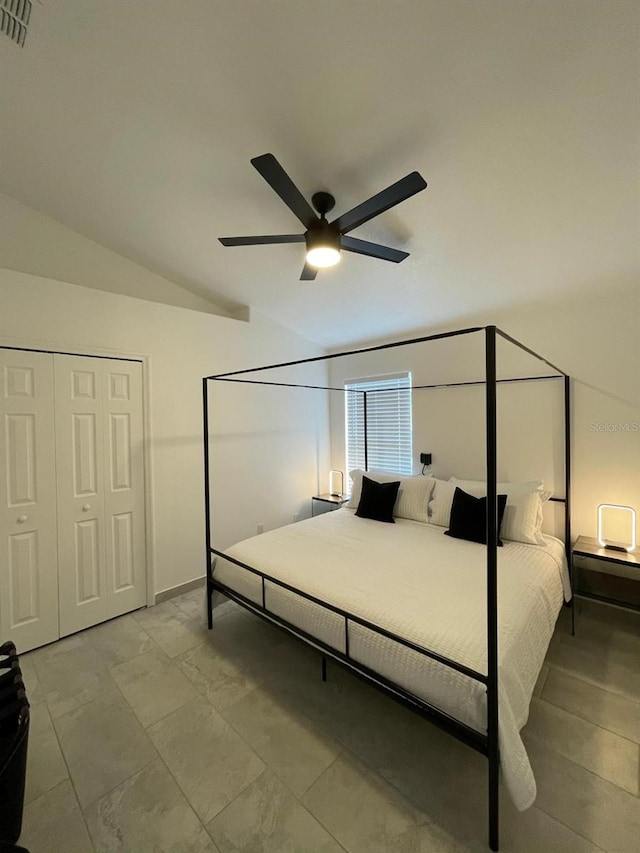 2505 Osprey Creek Ct, Kissimmee, FL 34747 - bedroom with ceiling fan and vaulted ceiling