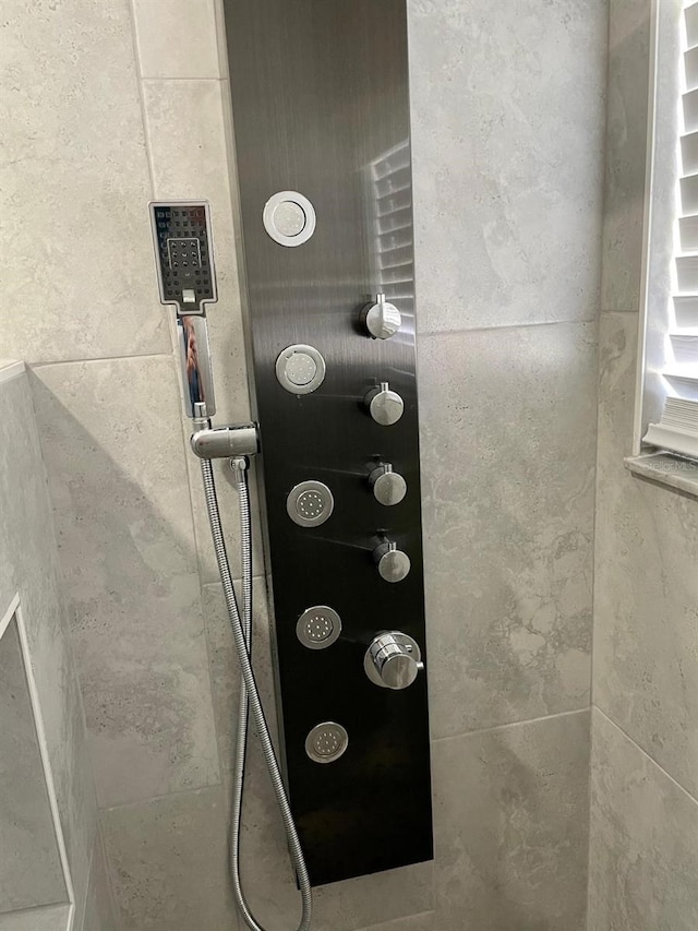 2505 Osprey Creek Ct, Kissimmee, FL 34747 - bathroom view of a tile shower