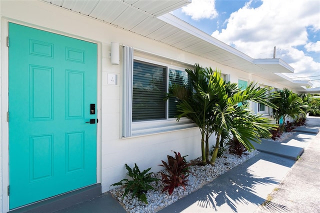 402 S Orlando Ave, Cocoa Beach, FL 32931 - entrance to property