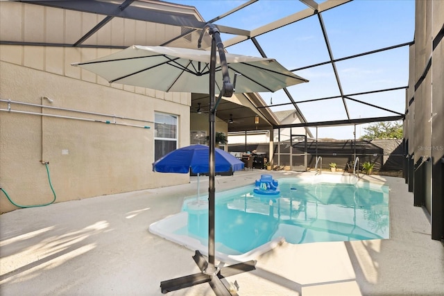 1716 Westerly Dr, Brandon, FL 33511 - view of swimming pool featuring a patio, a jacuzzi, and glass enclosure