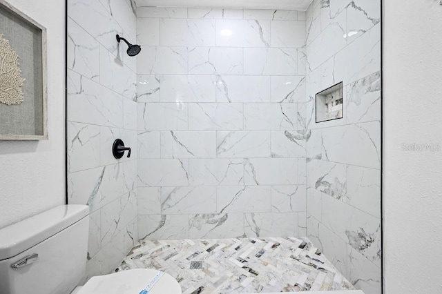 3029 Pinetree, Winter Haven, FL 33884 - bathroom with toilet and a tile shower