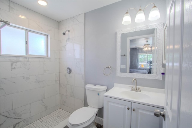 2005 Dalton Ave, Deltona, FL 32725 - full bath with tiled shower, vanity, and ensuite bath