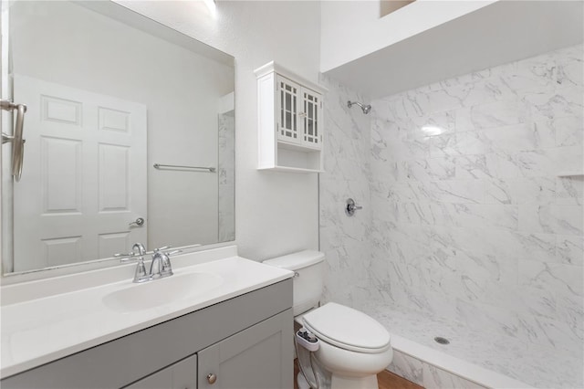 519 Cadiz Dr, Davenport, FL 33837 - full bath with vanity and tiled shower