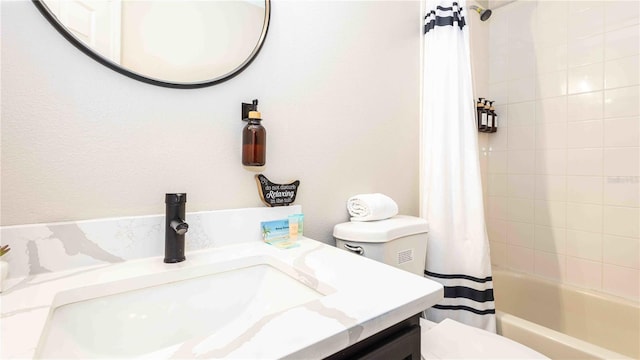 131 Sonja Cir, Davenport, FL 33897 - bathroom with vanity and shower / bathtub combination with curtain
