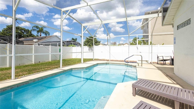 131 Sonja Cir, Davenport, FL 33897 - view of pool featuring a fenced backyard, a patio, and a lanai