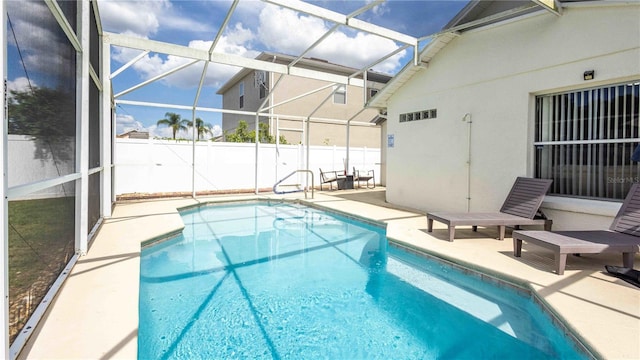 131 Sonja Cir, Davenport, FL 33897 - view of pool featuring a patio area and a lanai