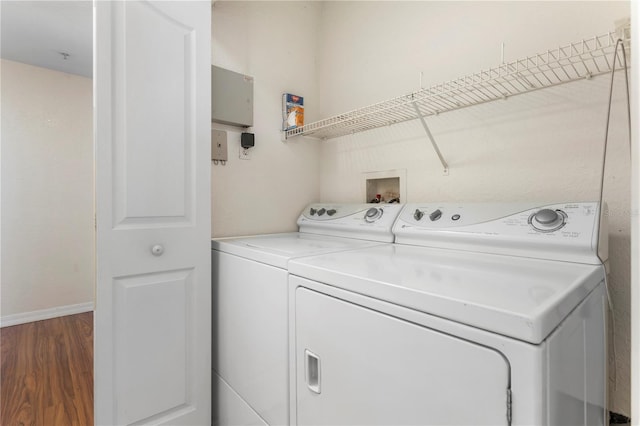 1825 Shadow View Cir Unit 1825, Maitland, FL 32751 - laundry room with washing machine and clothes dryer and wood finished floors