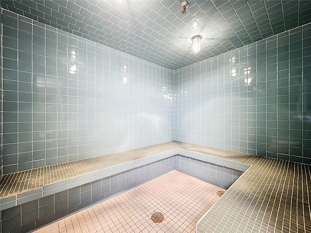400 E Colonial Dr Unit 1501, Orlando, FL 32803 - relaxing sauna with tile patterned floors