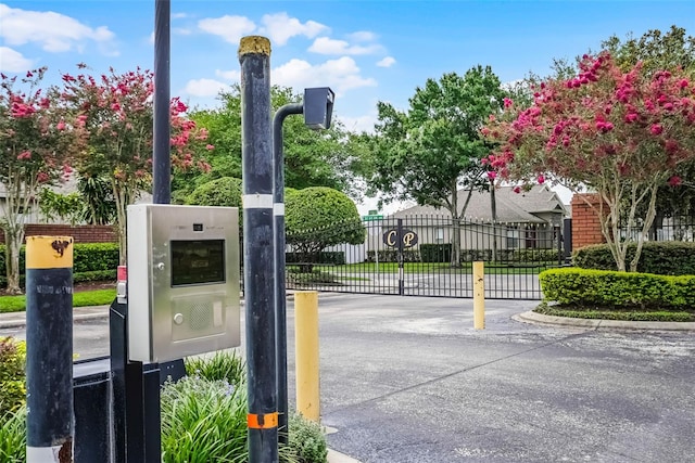 3711 Half Moon Dr, Orlando, FL 32812 - view of gate
