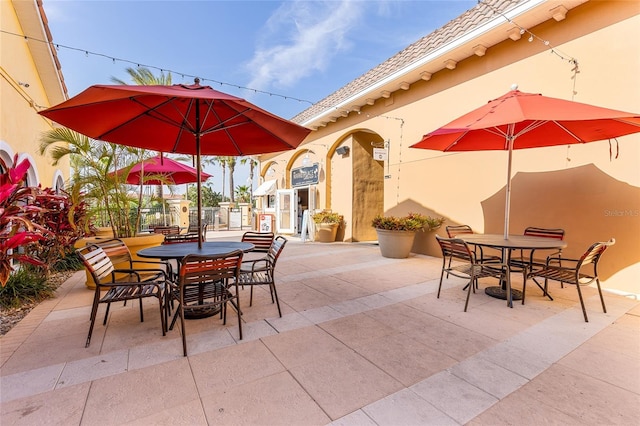 814 Calabria Ave, Davenport, FL 33897 - view of patio with outdoor dining area