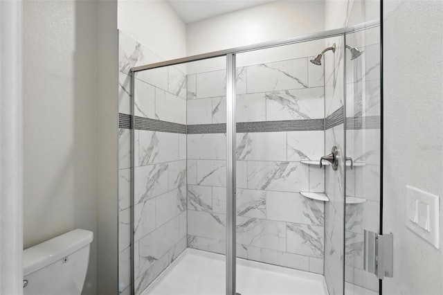 369 Ocean Course Ave, Davenport, FL 33896 - full bath with a shower stall