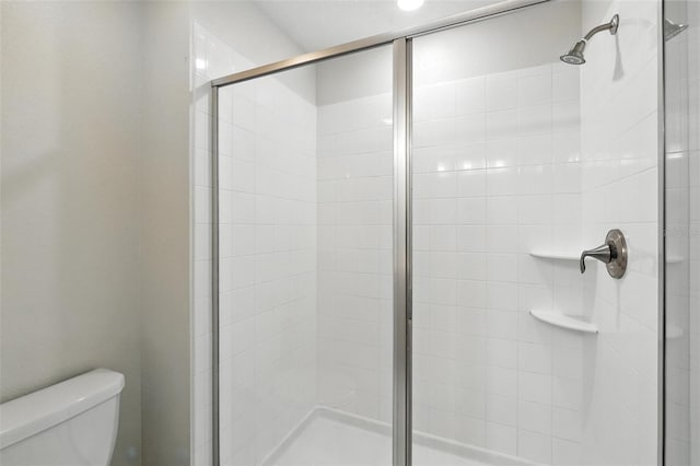 369 Ocean Course Ave, Davenport, FL 33896 - full bathroom featuring a shower stall