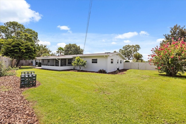 1505 N Lake Mirror Dr NW, Winter Haven, FL 33881 - fenced backyard featuring a sunroom