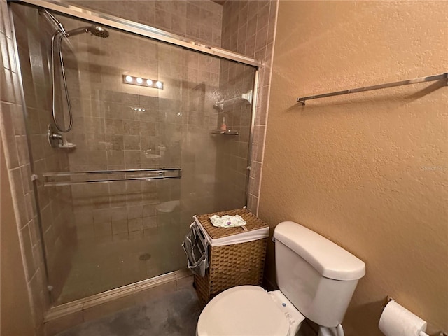 1370 Tuscan Ter Unit 2202, Davenport, FL 33896 - bathroom featuring a textured wall and a stall shower