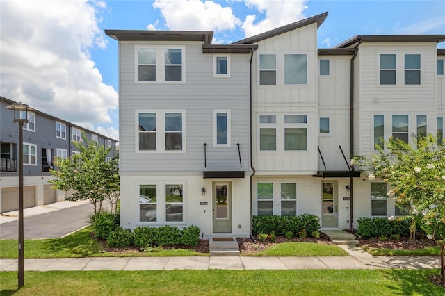 8484 Sperry St, Orlando, FL 32827 - multi unit property featuring board and batten siding