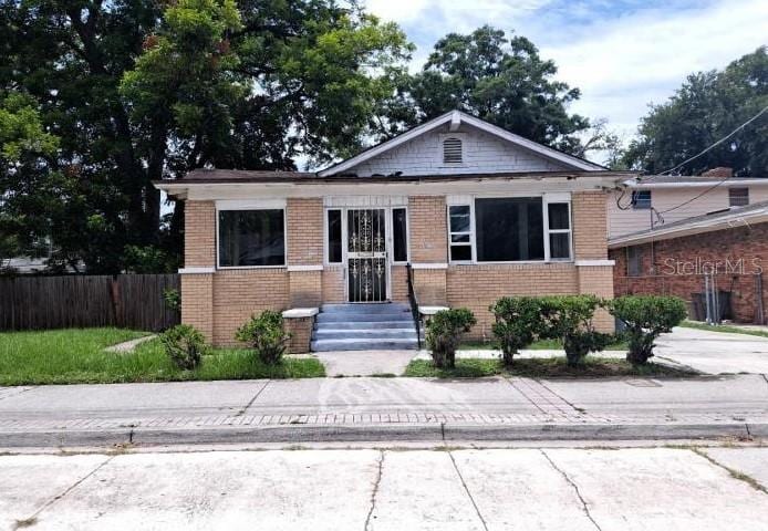 2010 N Myrtle Ave, Jacksonville, FL 32209 - bungalow featuring brick siding