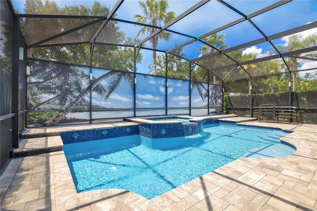 561 Gunston Ct, Davenport, FL 33837 - view of swimming pool with a pool with connected hot tub, a patio area, and glass enclosure