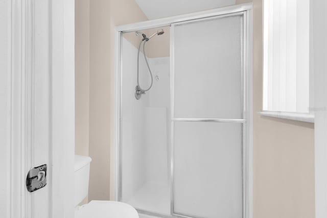 16053 Wilkinson Dr, Clermont, FL 34714 - bathroom featuring a stall shower