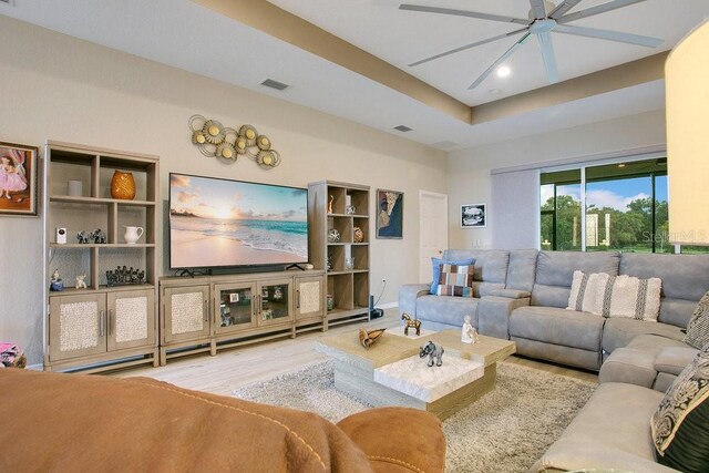 1104 Sawgrass Dr, Winter Haven, FL 33884 - photo 3