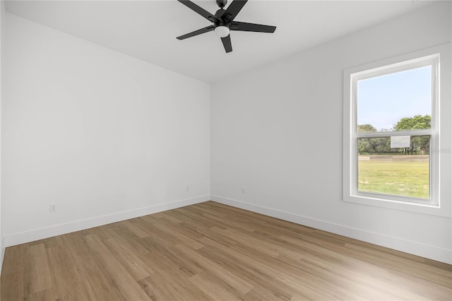 2212 SW 210th Ave, Dunnellon, FL 34431 - unfurnished room with a ceiling fan and light wood finished floors