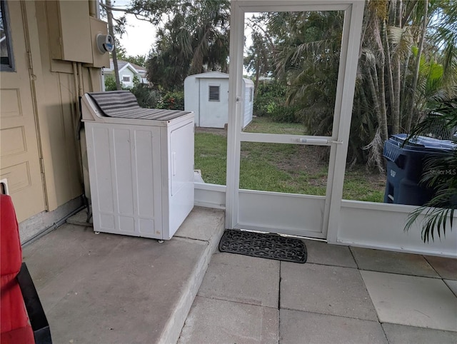 417 Shore Rd, Nokomis, FL 34275 - view of unfurnished sunroom