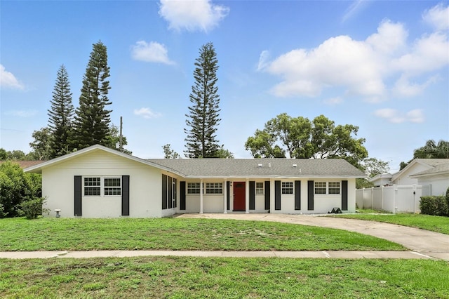 4611 Cranston Pl, Orlando, FL 32812 - ranch-style home featuring concrete driveway
