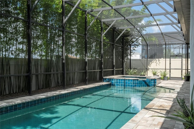 8066 Ludington Cir, Orlando, FL 32836 - view of pool with a fenced backyard, a lanai, and a pool with connected hot tub