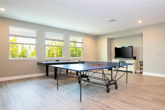 8066 Ludington Cir, Orlando, FL 32836 - game room with light wood-style floors and recessed lighting