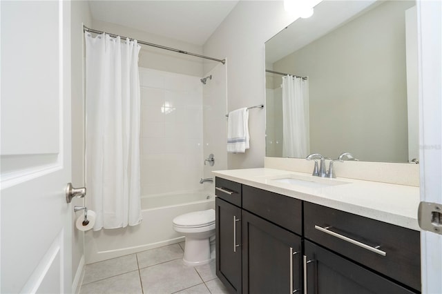 8066 Ludington Cir, Orlando, FL 32836 - bathroom with vanity, shower / bath combo, and tile patterned flooring