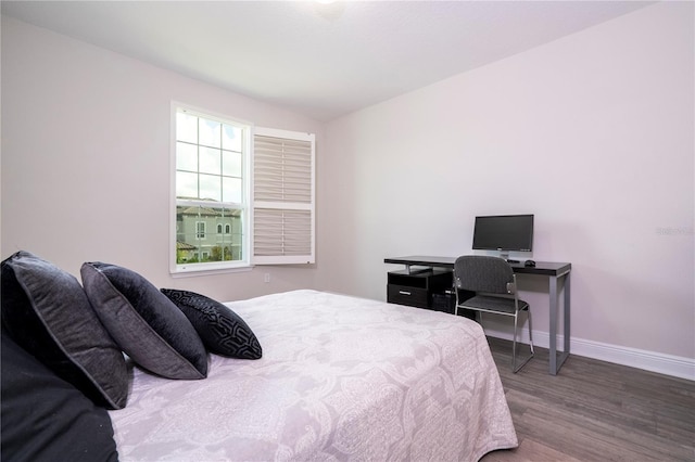 8066 Ludington Cir, Orlando, FL 32836 - bedroom featuring wood finished floors and baseboards