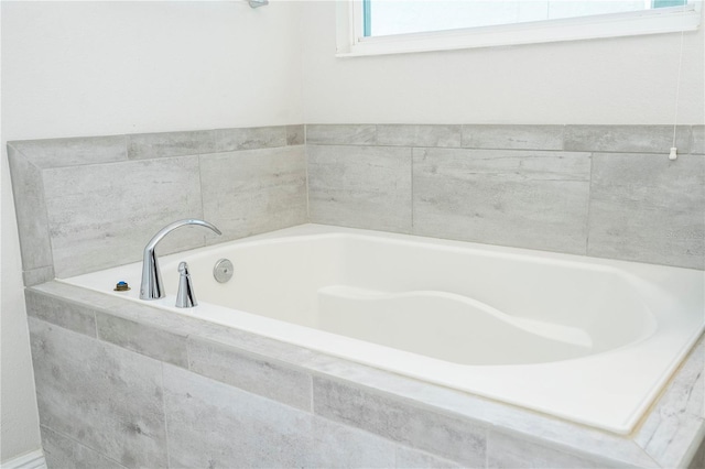 8066 Ludington Cir, Orlando, FL 32836 - full bathroom with a garden tub