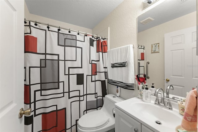 470 Cardinal Ct, Kissimmee, FL 34759 - bathroom featuring vanity, a textured wall, a shower with curtain, and a textured ceiling