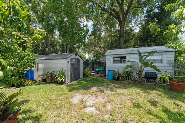 473 Burnt Tree Ln, Apopka, FL 32712 - view of yard with a shed