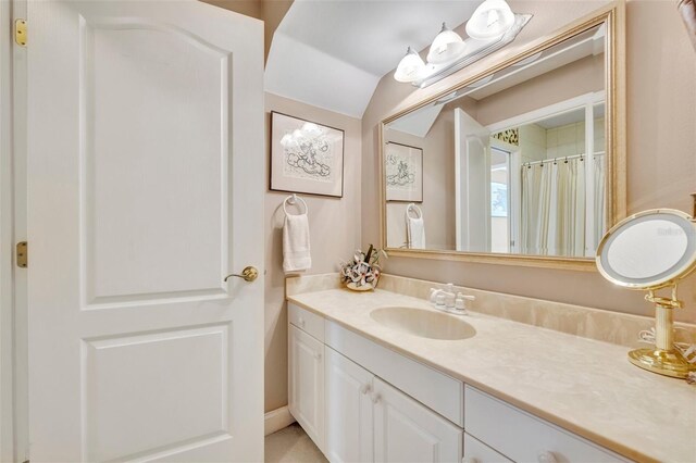 413 Harbour Oaks Pointe Dr, Edgewood, FL 32809 - full bath with vanity