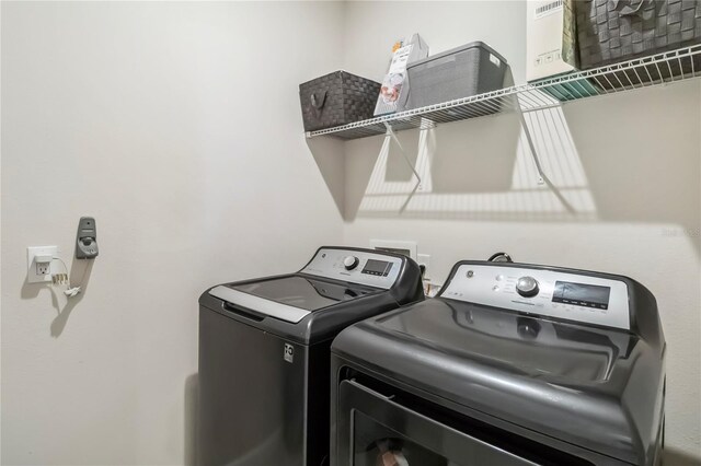 3142 Hill Point St, Minneola, FL 34715 - laundry area with independent washer and dryer