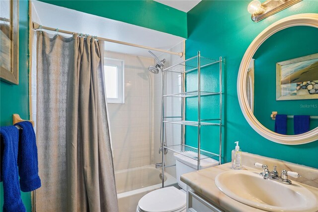 109 Woodfield Ct, Sanford, FL 32773 - bathroom with shower / tub combo and vanity