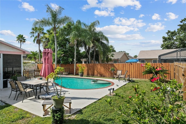 109 Woodfield Ct, Sanford, FL 32773 - view of swimming pool featuring a patio and a fenced backyard