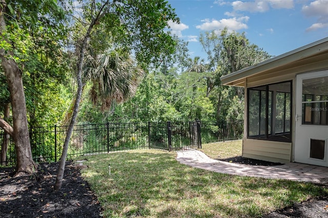 917 Great Bend Rd, Altamonte Springs, FL 32714 - fenced backyard with a sunroom