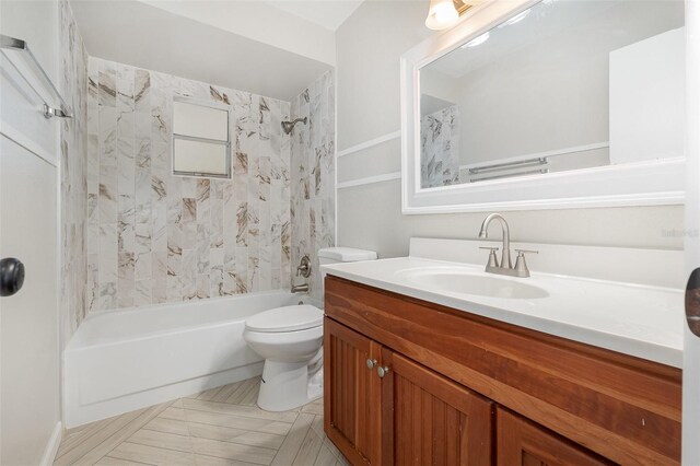 917 Great Bend Rd, Altamonte Springs, FL 32714 - bathroom featuring vanity and washtub / shower combination