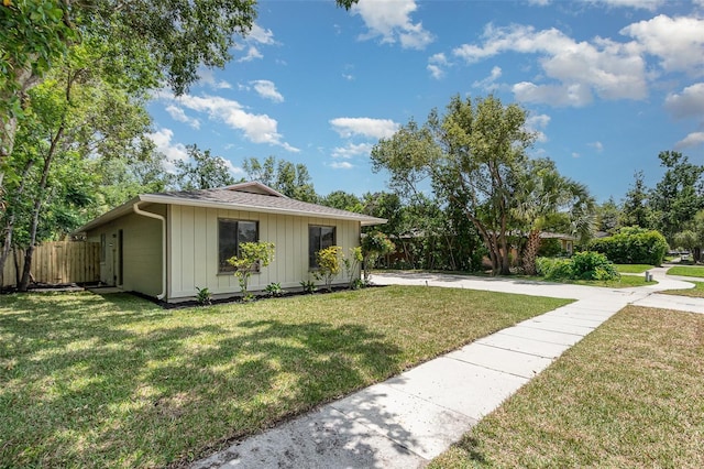 917 Great Bend Rd, Altamonte Springs, FL 32714 - view of front of home featuring board and batten siding