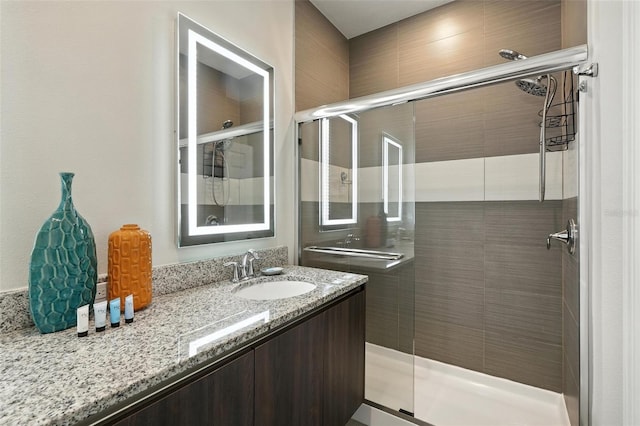 1530 Retreat Cir, Clermont, FL 34714 - full bath featuring a shower stall and vanity