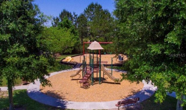 331 Bridgewater Dr, Davenport, FL 33897 - view of community play area